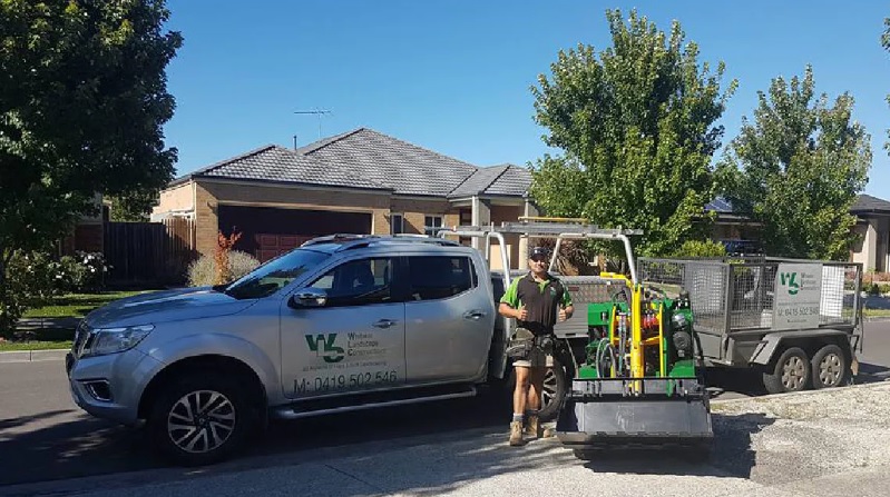 Steve from Whitaker Landscaping and Constructions - wife Amelia Whitaker enrolled with EzyLearn to do Xero Complete and loved the detailed case studies